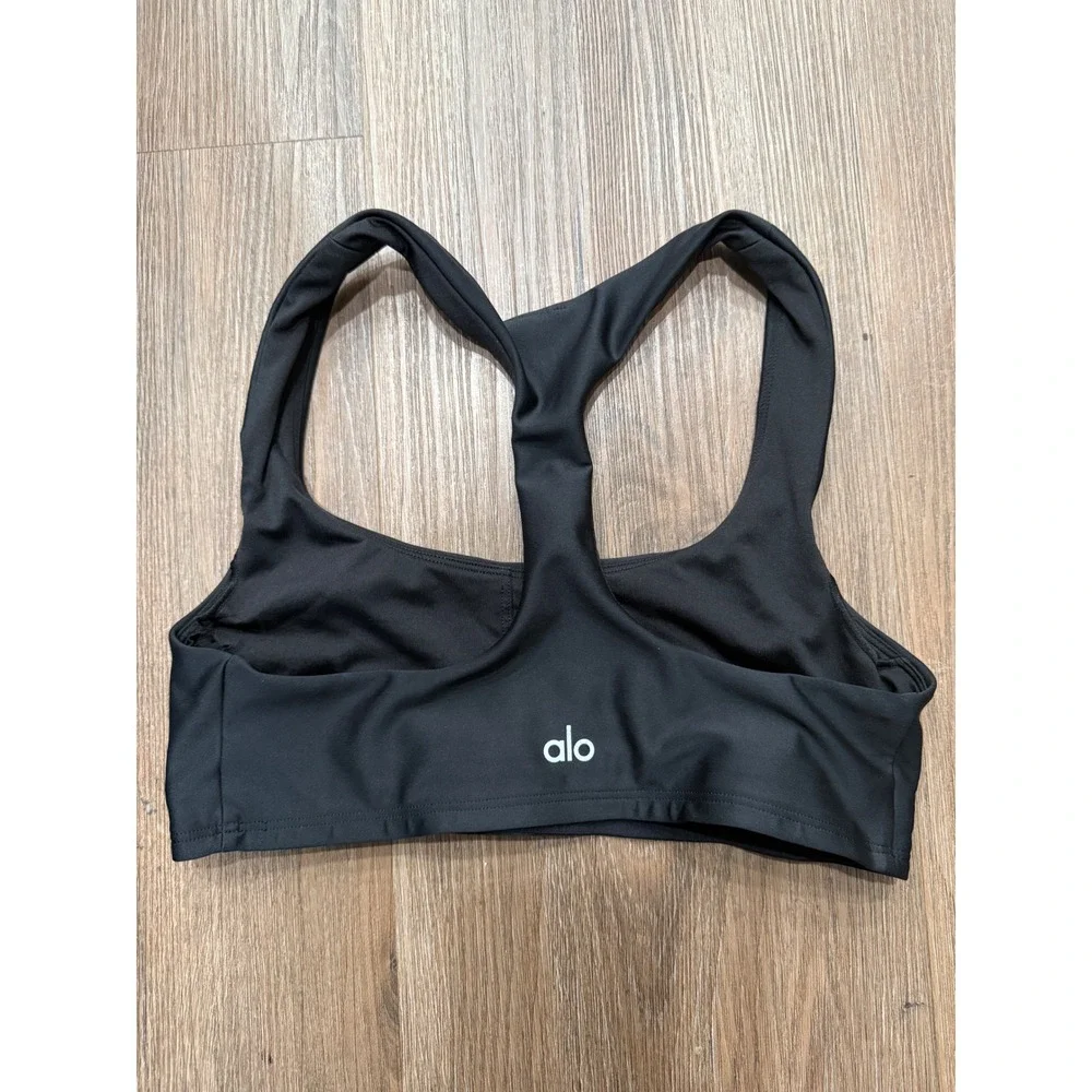 Alo Yoga Womens Black Racerback Sports Bra Size S Solid Scoop Neck Logo Worn